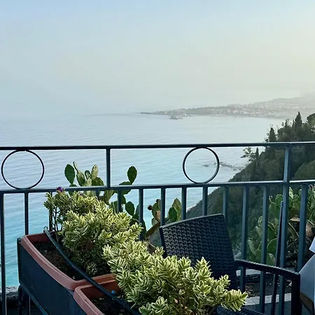 Pool Seaview Taormina